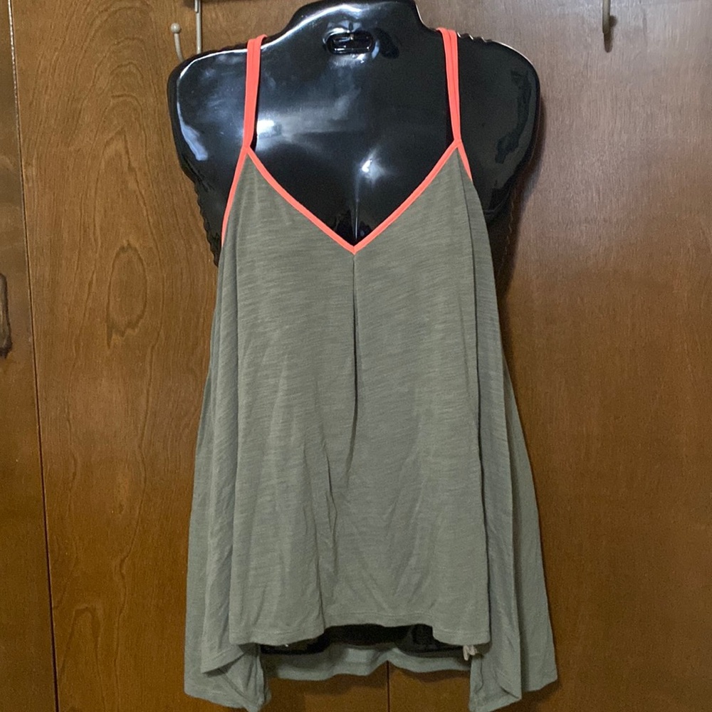 Brand: American Eagle
Size: large 
Color: army green
